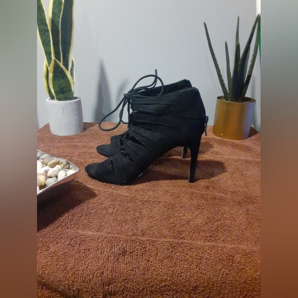 BCBGeneration Women's Black Suede Lace Up Highheel Boots Size 7 4in Heel - Picture 1 of 11